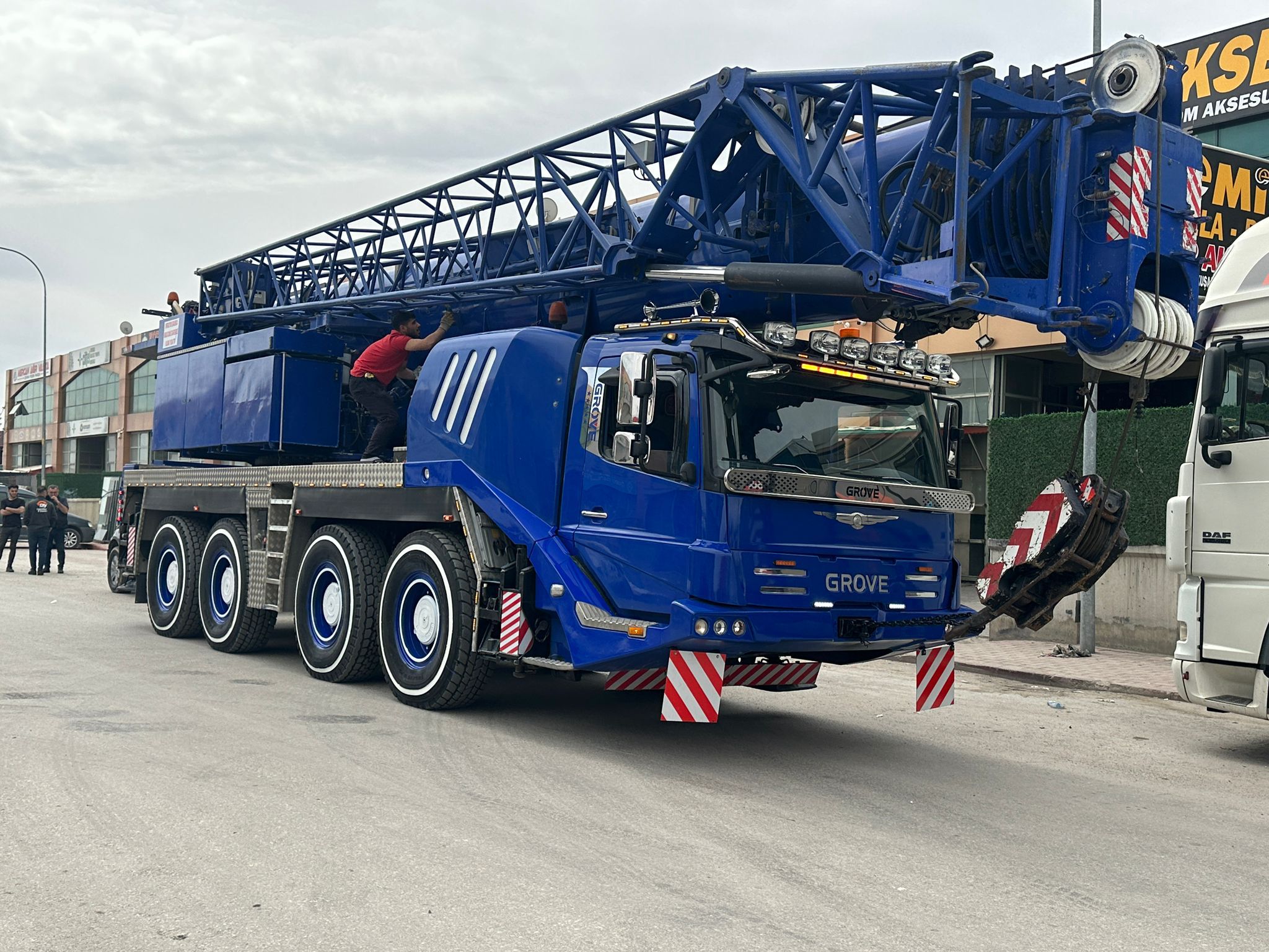 2006 MODEL 100 TON GROVE